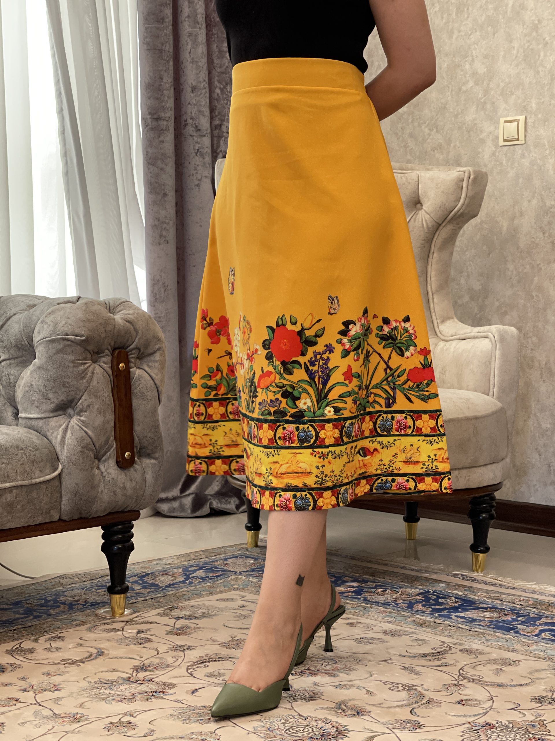 دامن طرح حاشیه گل زرد